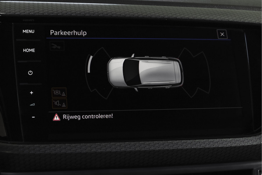 Volkswagen T-Cross 1.5 TSI Style Business R 150 PK | Adapt. Cruise | Stoelverw. | PDC | Camera | NAV + App. Connect | ECC | Trekhaak | LM 18" |
