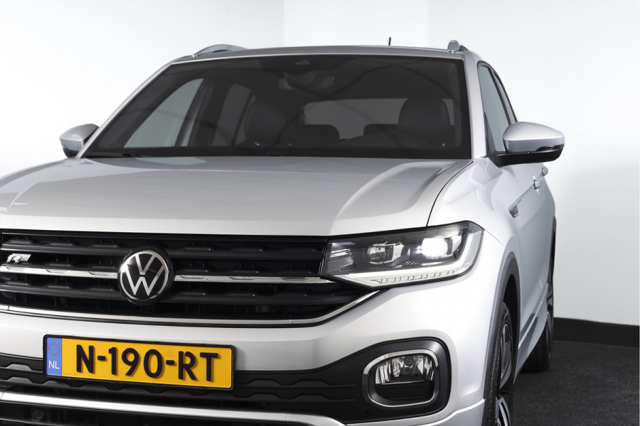 Volkswagen T-Cross 1.5 TSI Style Business R 150 PK | Adapt. Cruise | Stoelverw. | PDC | Camera | NAV + App. Connect | ECC | Trekhaak | LM 18" |