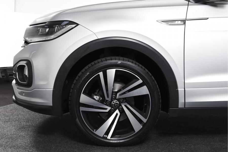 Volkswagen T-Cross 1.5 TSI Style Business R 150 PK | Adapt. Cruise | Stoelverw. | PDC | Camera | NAV + App. Connect | ECC | Trekhaak | LM 18" |