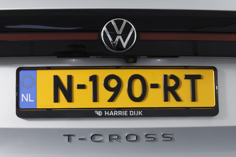 Volkswagen T-Cross 1.5 TSI Style Business R 150 PK | Adapt. Cruise | Stoelverw. | PDC | Camera | NAV + App. Connect | ECC | Trekhaak | LM 18" |