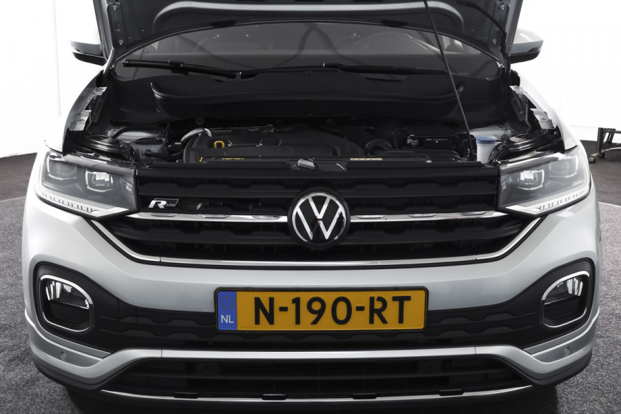 Volkswagen T-Cross 1.5 TSI Style Business R 150 PK | Adapt. Cruise | Stoelverw. | PDC | Camera | NAV + App. Connect | ECC | Trekhaak | LM 18" |