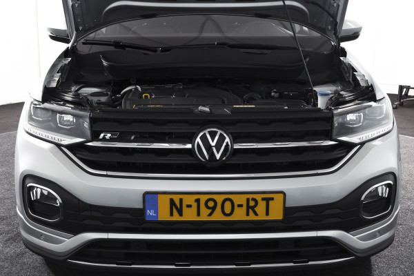 Volkswagen T-Cross 1.5 TSI Style Business R 150 PK | Adapt. Cruise | Stoelverw. | PDC | Camera | NAV + App. Connect | ECC | Trekhaak | LM 18" |