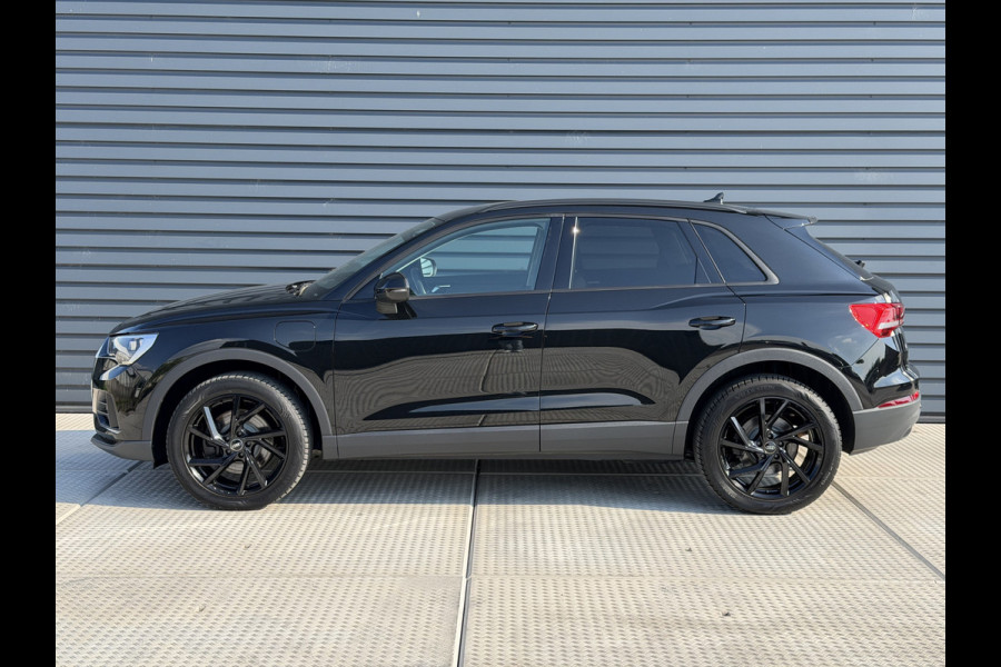 Audi Q3 45 TFSI e edition 245 PK | Apple carplay & Android auto | Trekhaak | Elek. Achterklep | LMV 19 Inch!