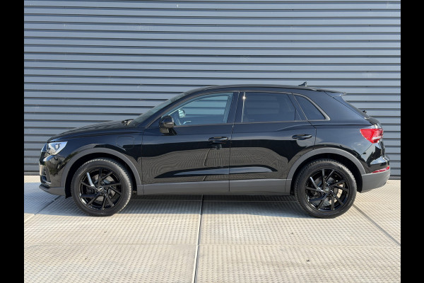 Audi Q3 45 TFSI e edition 245 PK | Apple carplay & Android auto | Trekhaak | Elek. Achterklep | LMV 19 Inch!