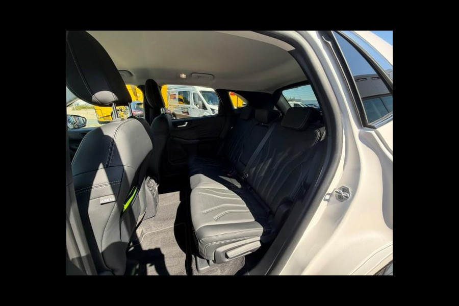 Ford Kuga 2.5 PHEV Vignale | Wegklapbare trekhaak | Winter Pack | Camera | Dodehoeksensoren | Head up display | Koplampen adaptief | Bang&Olufsen | Elektrische achterklep