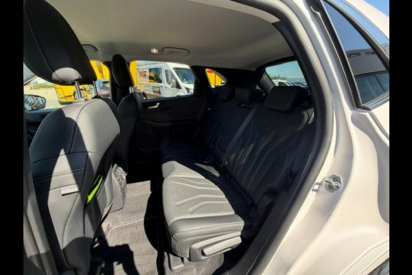 Ford Kuga 2.5 PHEV Vignale | Wegklapbare trekhaak | Winter Pack | Camera | Dodehoeksensoren | Head up display | Koplampen adaptief | Bang&Olufsen | Elektrische achterklep