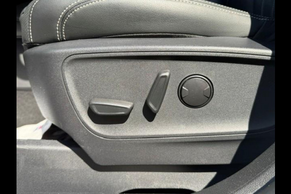 Ford Kuga 2.5 PHEV Vignale | Wegklapbare trekhaak | Winter Pack | Camera | Dodehoeksensoren | Head up display | Koplampen adaptief | Bang&Olufsen | Elektrische achterklep