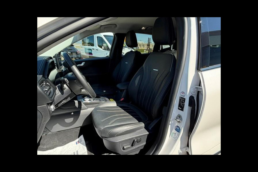 Ford Kuga 2.5 PHEV Vignale | Wegklapbare trekhaak | Winter Pack | Camera | Dodehoeksensoren | Head up display | Koplampen adaptief | Bang&Olufsen | Elektrische achterklep