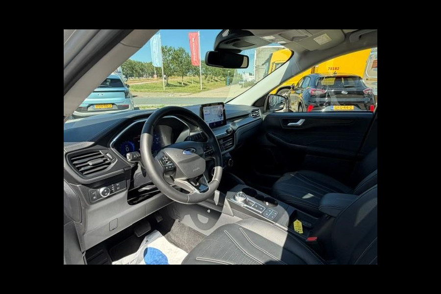 Ford Kuga 2.5 PHEV Vignale | Wegklapbare trekhaak | Winter Pack | Camera | Dodehoeksensoren | Head up display | Koplampen adaptief | Bang&Olufsen | Elektrische achterklep