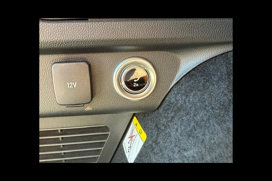 Ford Kuga 2.5 PHEV Vignale | Wegklapbare trekhaak | Winter Pack | Camera | Dodehoeksensoren | Head up display | Koplampen adaptief | Bang&Olufsen | Elektrische achterklep