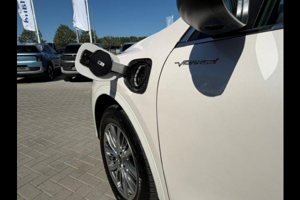 Ford Kuga 2.5 PHEV Vignale | Wegklapbare trekhaak | Winter Pack | Camera | Dodehoeksensoren | Head up display | Koplampen adaptief | Bang&Olufsen | Elektrische achterklep