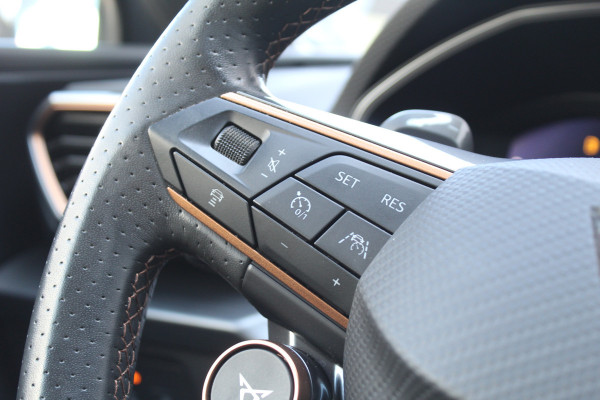 CUPRA Leon Sportstourer 1.4 e-Hybrid 245 | ACC | Camera | Stoel-/stuurverwarming | Keyless