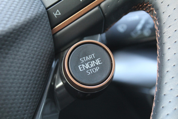 CUPRA Leon Sportstourer 1.4 e-Hybrid 245 | ACC | Camera | Stoel-/stuurverwarming | Keyless