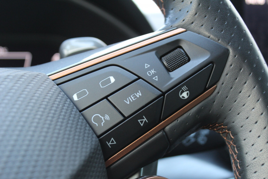 CUPRA Leon Sportstourer 1.4 e-Hybrid 245 | ACC | Camera | Stoel-/stuurverwarming | Keyless
