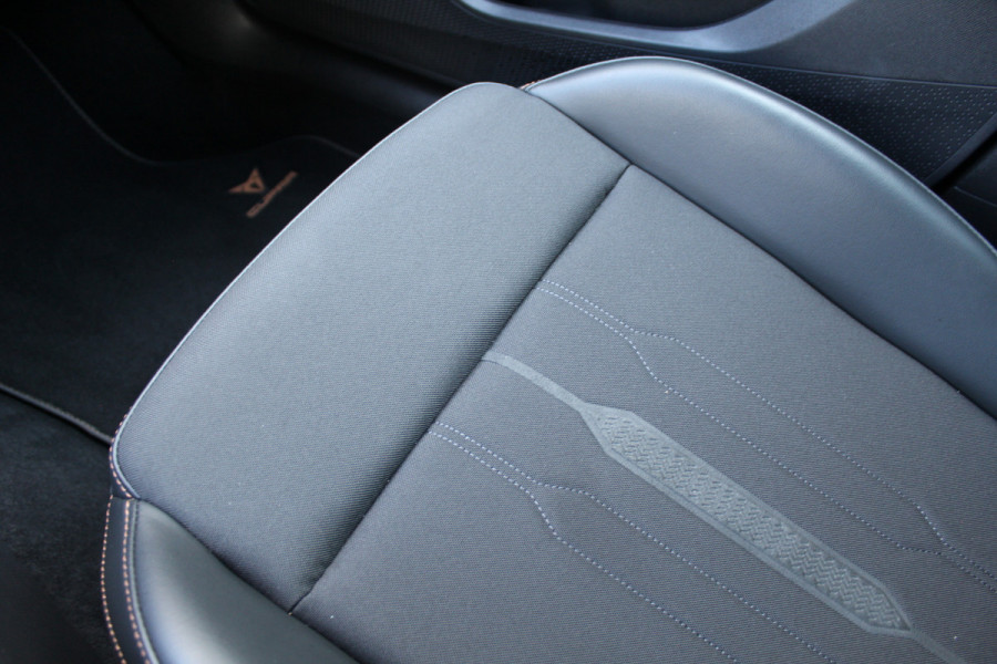 CUPRA Leon Sportstourer 1.4 e-Hybrid 245 | ACC | Camera | Stoel-/stuurverwarming | Keyless