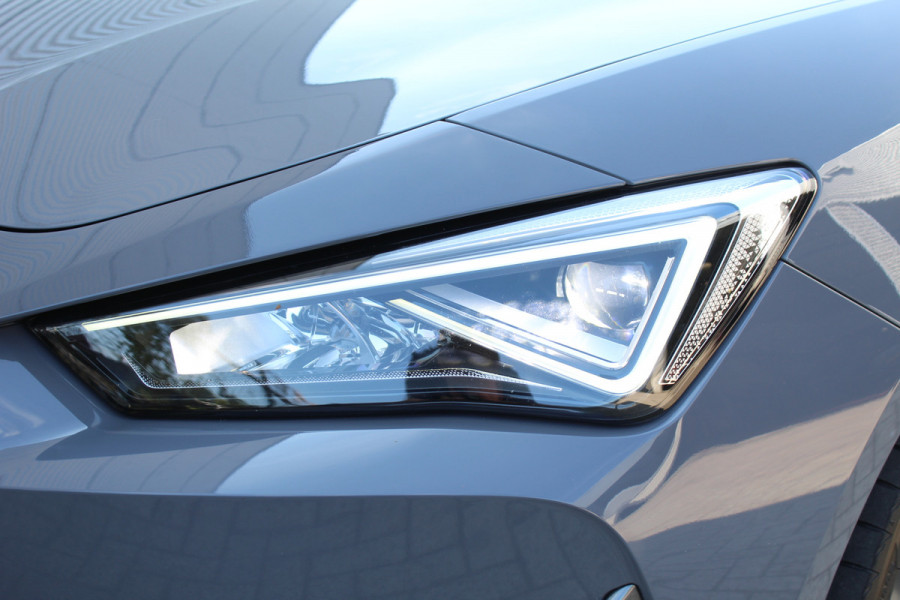 CUPRA Leon Sportstourer 1.4 e-Hybrid 245 | ACC | Camera | Stoel-/stuurverwarming | Keyless