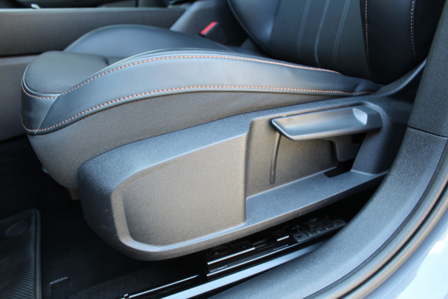CUPRA Leon Sportstourer 1.4 e-Hybrid 245 | ACC | Camera | Stoel-/stuurverwarming | Keyless