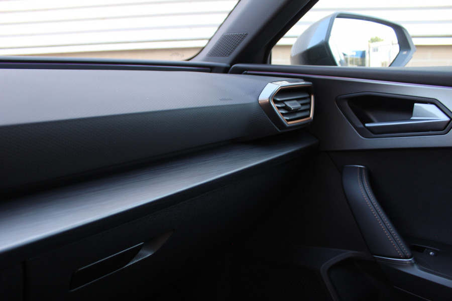 CUPRA Leon Sportstourer 1.4 e-Hybrid 245 | ACC | Camera | Stoel-/stuurverwarming | Keyless