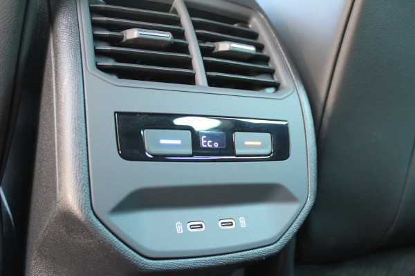 CUPRA Leon Sportstourer 1.4 e-Hybrid 245 | ACC | Camera | Stoel-/stuurverwarming | Keyless