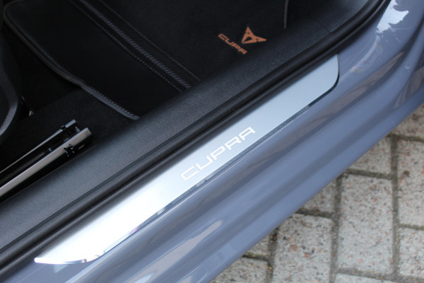 CUPRA Leon Sportstourer 1.4 e-Hybrid 245 | ACC | Camera | Stoel-/stuurverwarming | Keyless