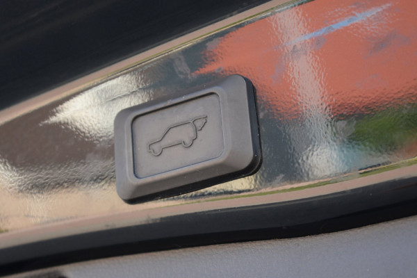 Toyota RAV4 2.5 Hybrid | CAMERA | LEDER | APPLE CARPLAY | STOELVERWARMING | ANDROID AUTO