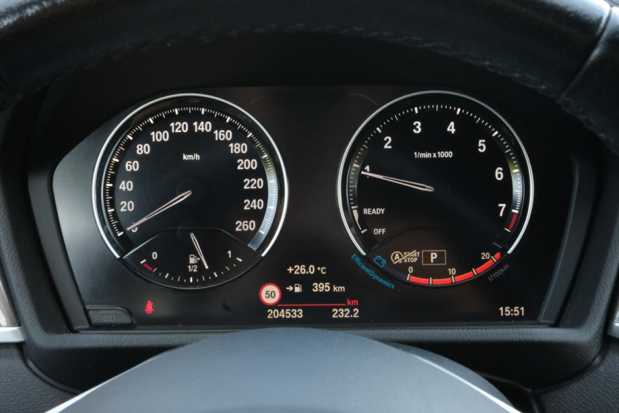 BMW X1 sDrive18i High Executive Edition 140 PK | Afneembare Trekhaak | Dealeronderhouden | Lederen Bekleding | Stoelverwarming | Camera | Head-Up display | Elektrische Klep | LED |