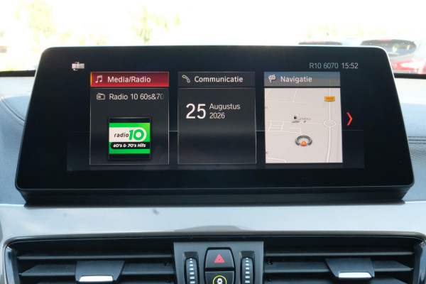 BMW X1 sDrive18i High Executive Edition 140 PK | Afneembare Trekhaak | Dealeronderhouden | Lederen Bekleding | Stoelverwarming | Camera | Head-Up display | Elektrische Klep | LED |