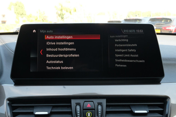 BMW X1 sDrive18i High Executive Edition 140 PK | Afneembare Trekhaak | Dealeronderhouden | Lederen Bekleding | Stoelverwarming | Camera | Head-Up display | Elektrische Klep | LED |