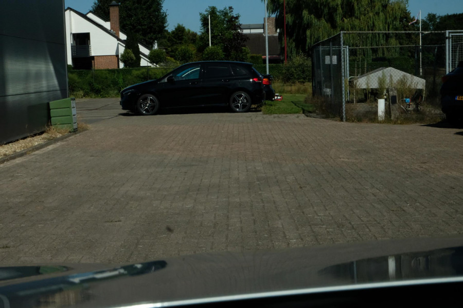 BMW X1 sDrive18i High Executive Edition 140 PK | Afneembare Trekhaak | Dealeronderhouden | Lederen Bekleding | Stoelverwarming | Camera | Head-Up display | Elektrische Klep | LED |