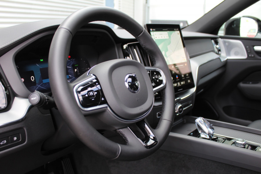 Volvo XC60 2.0 T6 Ultra Black Edition | B&W | Luchtvering | 22" | Massage | Full | UNIEK! | Facelift
