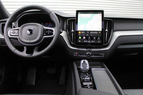 Volvo XC60 2.0 T6 Ultra Black Edition | B&W | Luchtvering | 22" | Massage | Full | UNIEK! | Facelift