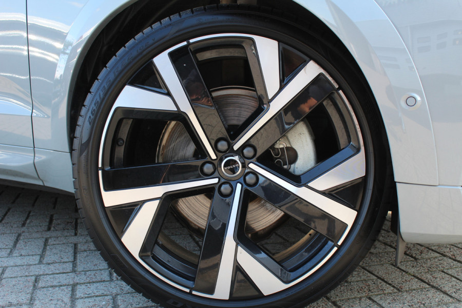 Volvo XC60 2.0 T6 Ultra Black Edition | B&W | Luchtvering | 22" | Massage | Full | UNIEK! | Facelift
