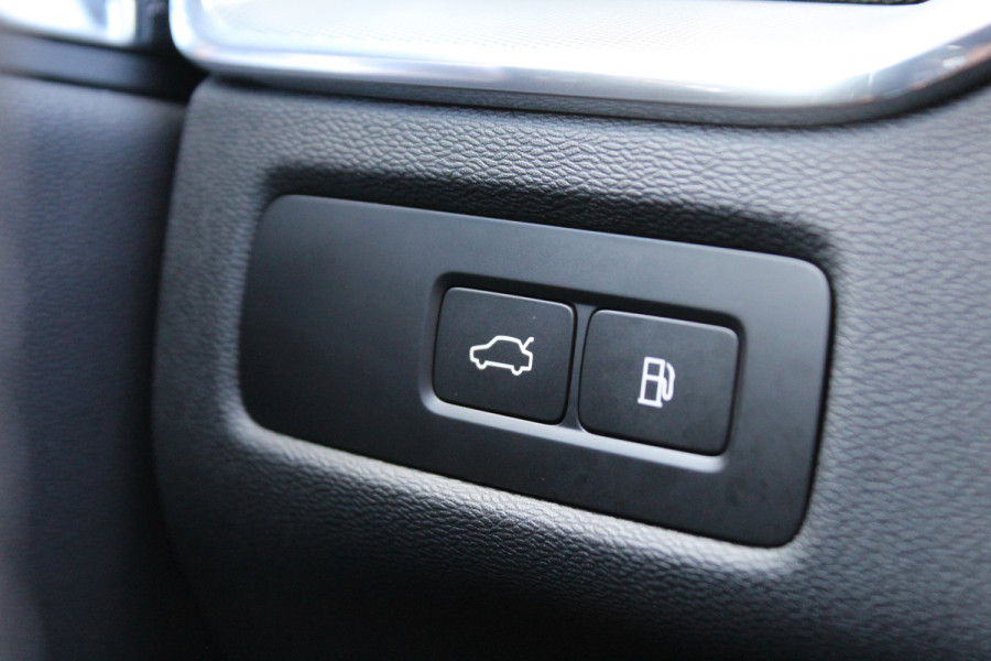 Volvo XC60 2.0 T6 Ultra Black Edition | B&W | Luchtvering | 22" | Massage | Full | UNIEK! | Facelift