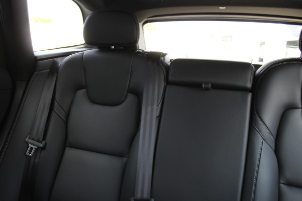 Volvo XC60 2.0 T6 Ultra Black Edition | B&W | Luchtvering | 22" | Massage | Full | UNIEK! | Facelift