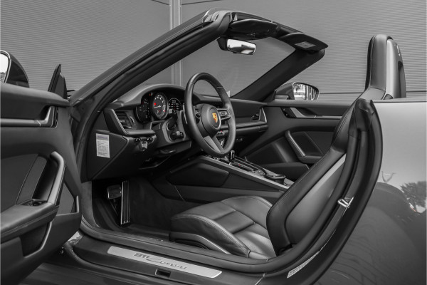 Porsche 911 Cabrio 3.0 Carrera NL-Auto Sportuitlaat Sportstoelen Plus 21"