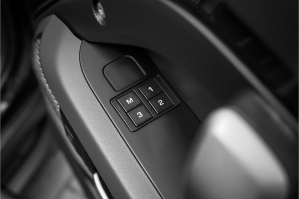 Land Rover Defender 110 2.0 P400e X-Dynamic HSE HERITAGE HUD Stoelventilatie Stuurverw Trekhaak 22"