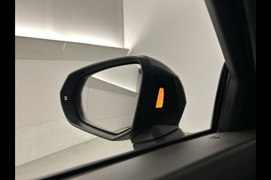Audi Q3 45 TFSIe 245 PK S-Line Black Ed. Adapt.Cruise/Dodehoek/Carplay/LED+