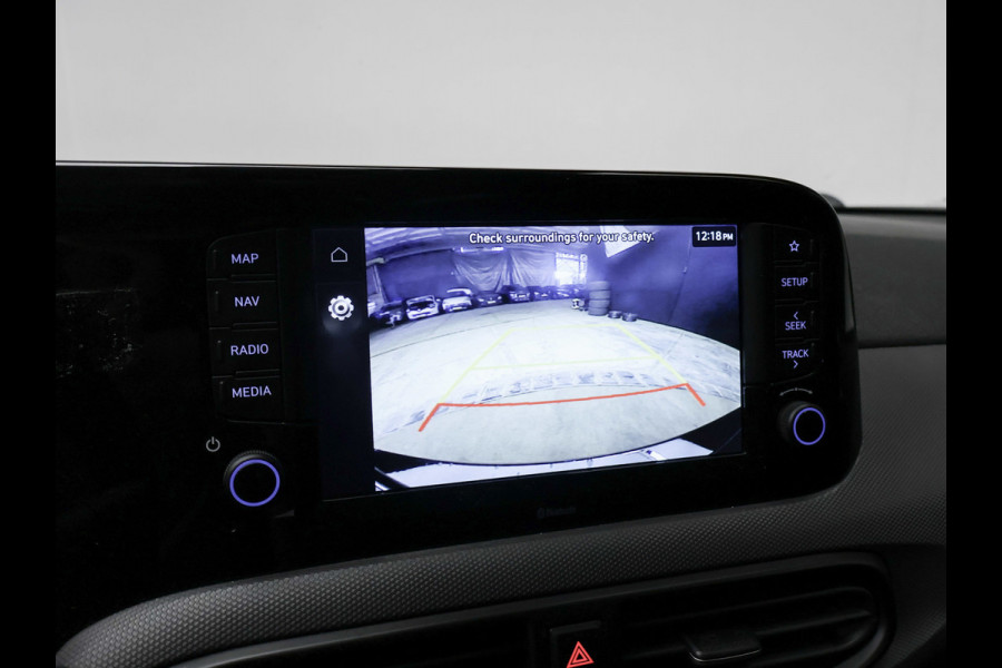 Hyundai i10 1.0 Premium Sport (APPLE CARPLAY,NAVI,CAMERA,STOEL/STUUR VERWARMING,LED,GETINT,CLIMATE,CRUISE,SPORTSTOELEN,LM VELGEN)