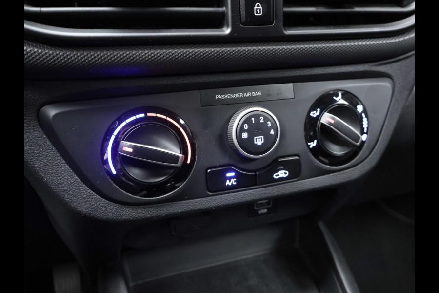 Hyundai i10 1.0 Premium Sport (APPLE CARPLAY,NAVI,CAMERA,STOEL/STUUR VERWARMING,LED,GETINT,CLIMATE,CRUISE,SPORTSTOELEN,LM VELGEN)