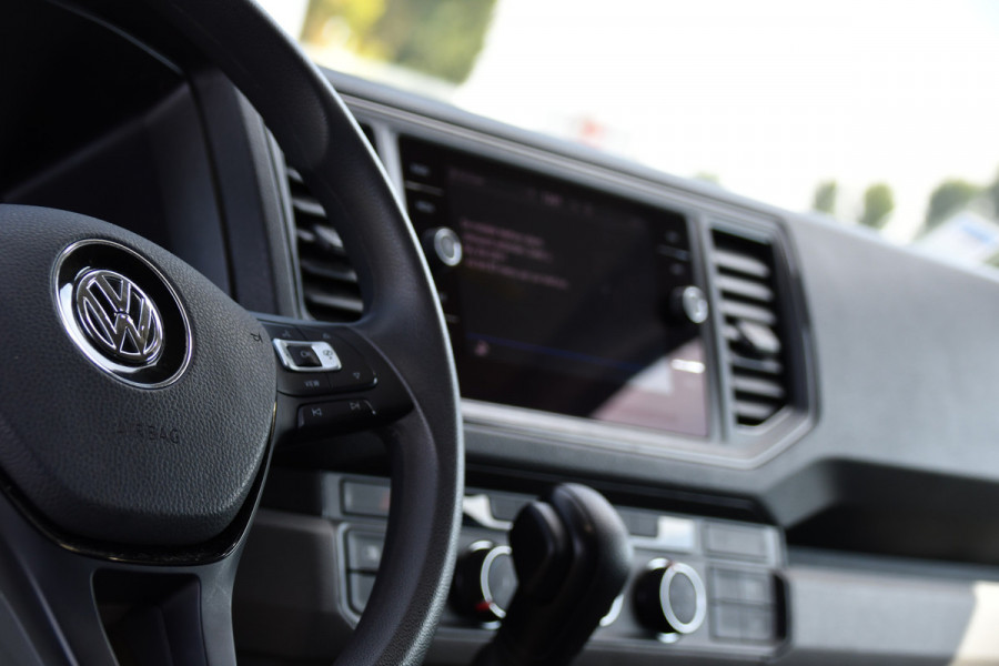 Volkswagen Crafter 35 2.0 TDI L3H3 PB Edition Camera, Cruise, Carplay, LED, Automaat, Sensoren, 140pk, Trekhaak, Multimedia, Uniek!