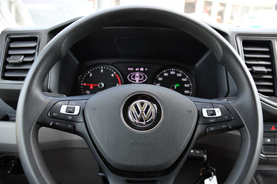 Volkswagen Crafter 35 2.0 TDI L3H3 PB Edition Camera, Cruise, Carplay, LED, Automaat, Sensoren, 140pk, Trekhaak, Multimedia, Uniek!