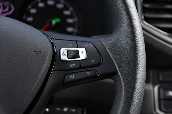 Volkswagen Crafter 35 2.0 TDI L3H3 PB Edition Camera, Cruise, Carplay, LED, Automaat, Sensoren, 140pk, Trekhaak, Multimedia, Uniek!