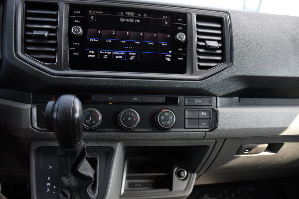 Volkswagen Crafter 35 2.0 TDI L3H3 PB Edition Camera, Cruise, Carplay, LED, Automaat, Sensoren, 140pk, Trekhaak, Multimedia, Uniek!