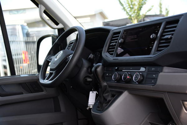Volkswagen Crafter 35 2.0 TDI L3H3 PB Edition Camera, Cruise, Carplay, LED, Automaat, Sensoren, 140pk, Trekhaak, Multimedia, Uniek!