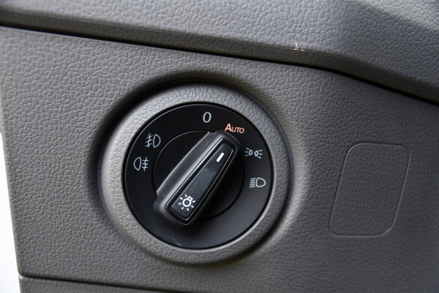 Volkswagen Crafter 35 2.0 TDI L3H3 PB Edition Camera, Cruise, Carplay, LED, Automaat, Sensoren, 140pk, Trekhaak, Multimedia, Uniek!