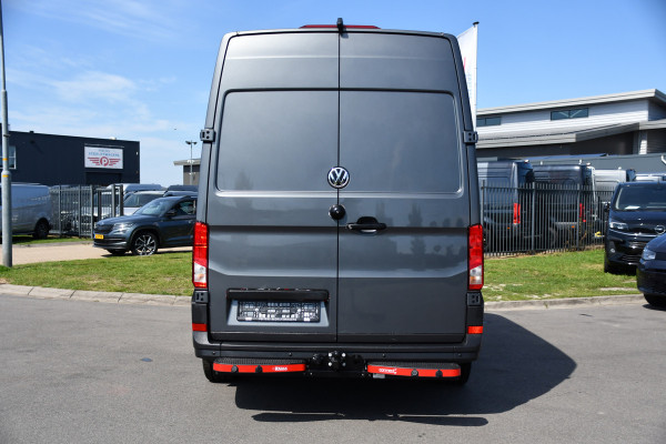 Volkswagen Crafter 35 2.0 TDI L3H3 PB Edition Camera, Cruise, Carplay, LED, Automaat, Sensoren, 140pk, Trekhaak, Multimedia, Uniek!