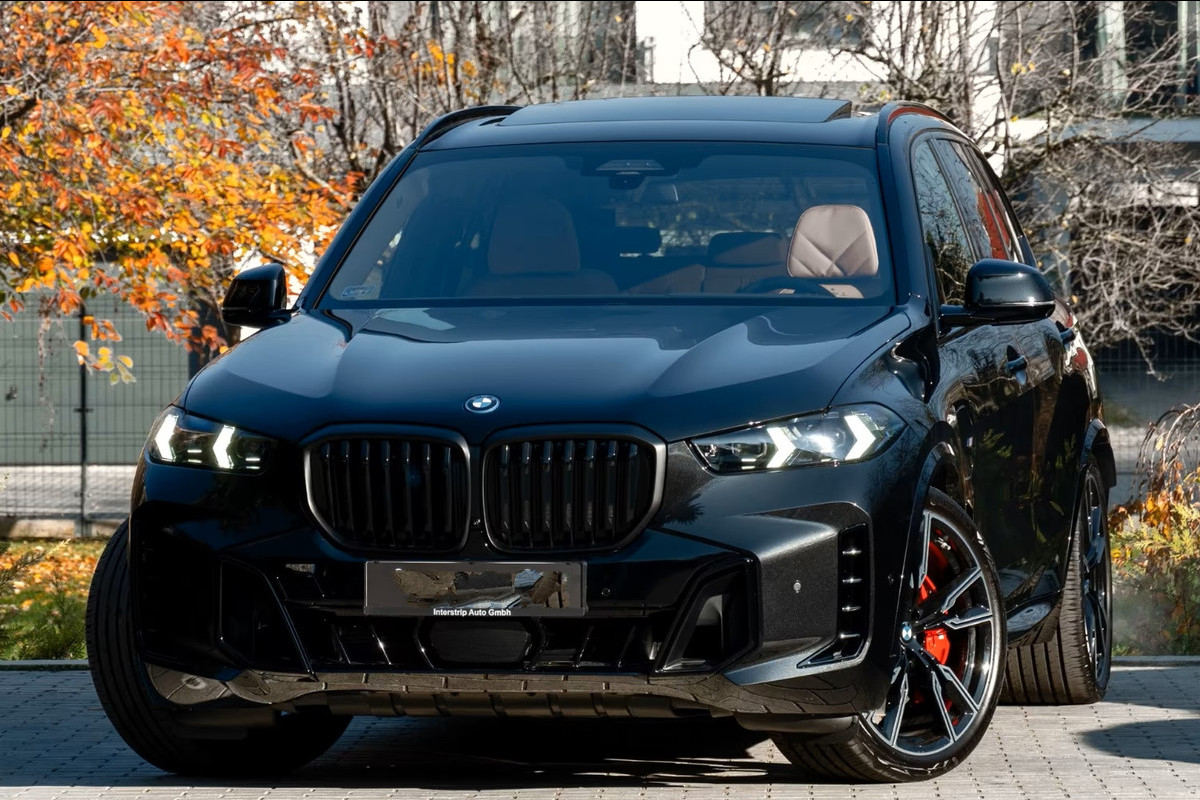 BMW X5 xDrive50e M-SPORT Pro ** LED, COGNAC LEDER, NAVI+, PANO, DR.ASS+, TREKH, 22-invh LMV, LUCHT ** Ex BMW - UNFALLFREI ** ** INFORMEER OOK NAAR ONZE AANTREKKELIJKE FINANCIAL-LEASE TARIEVEN **
