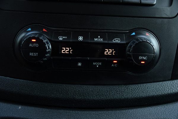 Mercedes-Benz Vito 114 CDI L3 Black Edition Camera, Cruise, Carplay, LED, Automaat, Multimedia, Trekhaak, Uniek!