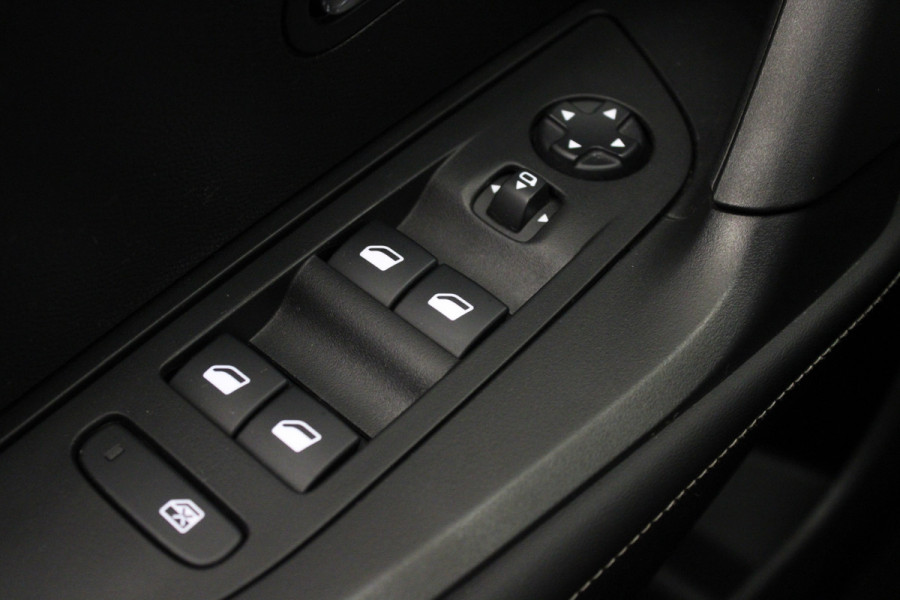 Peugeot 2008 1.2 PureTech 130 Allure |Camera|Stoelverw.|Navi|ACC|