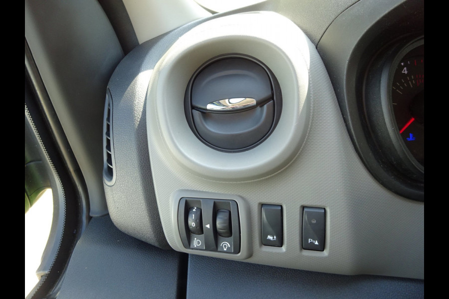 Renault Trafic 1.6 dCi T29 L1H1 AIRCO NAVIGATIE CRUISE CONTROL PDC 3 ZITS